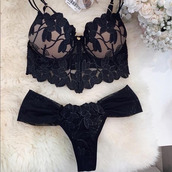 Bloomed for you super Push-up bra top & thong Panty set - Picture 4 of 17